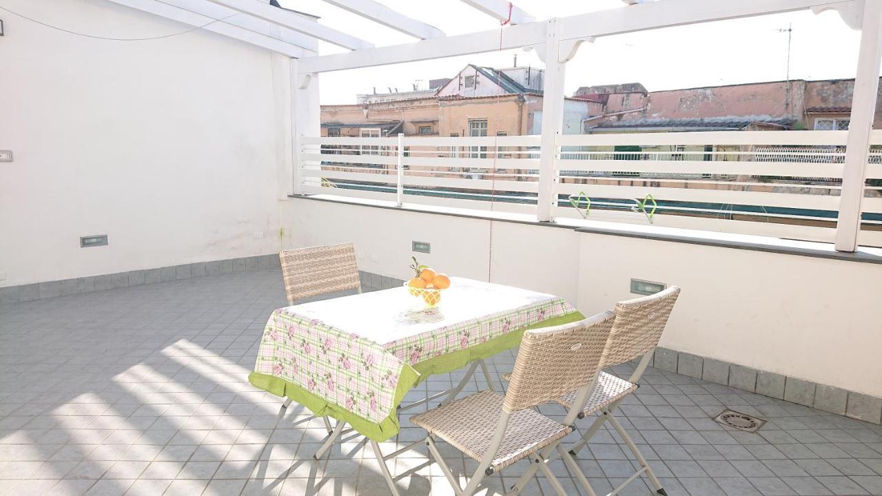 Sky-Terrace In Central Station, 3 Bedrooms Naples Exterior photo